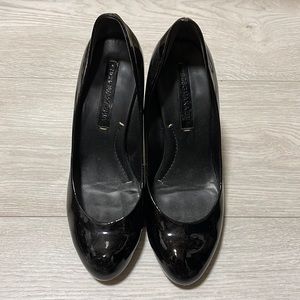BCBGMAXAZRIA black closed toe heels
